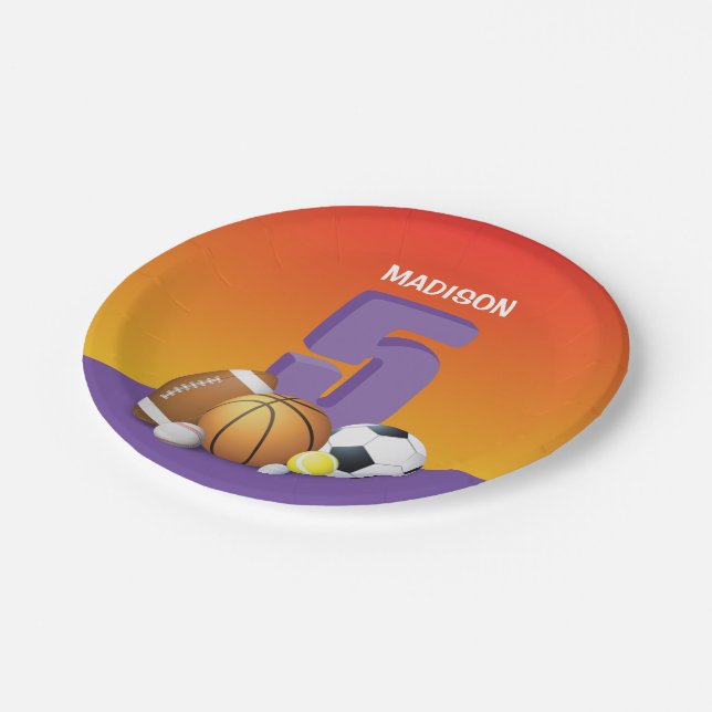 Girl 5th Birthday Sports Balls Pappteller (Schrägansicht)