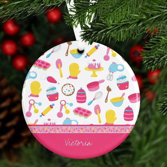 Girl Baker Pink Cooking Pattern Koch Weihnachten Keramik Ornament (Von Creator hochgeladen)
