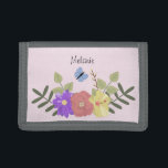 Girl-Blume und Schmetterling Pastellfarben Tri-fold Geldbeutel<br><div class="desc">Hübsche Blumendarstellung auf pastellrosa personalisierter Geldbörse (Hintergrundfarbe kann geändert werden)</div>