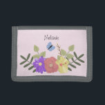 Girl-Blume und Schmetterling Pastellfarben Tri-fold Geldbeutel<br><div class="desc">Hübsche Blumendarstellung auf pastellrosa personalisierter Geldbörse (Hintergrundfarbe kann geändert werden)</div>