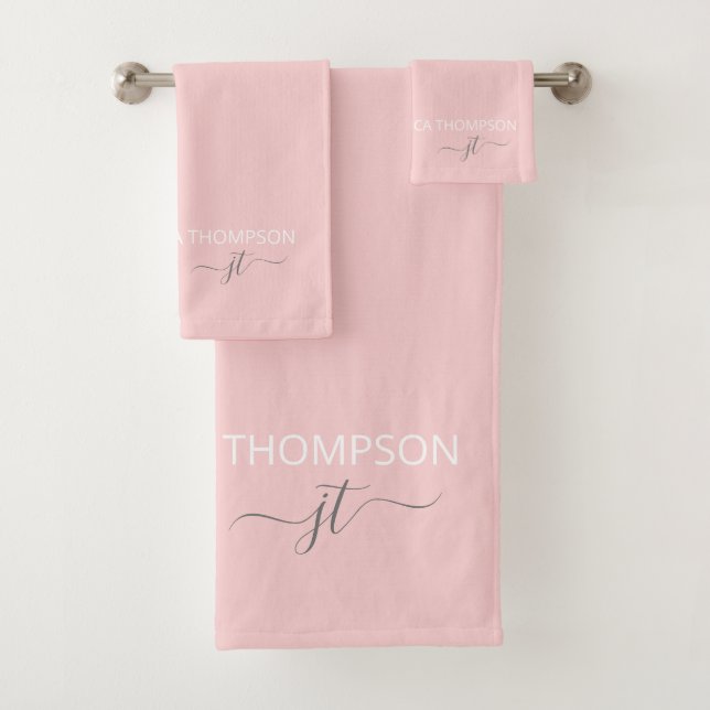Girl Blush Pink Simple Script Monogram Name  Badhandtuch Set (Insitu)