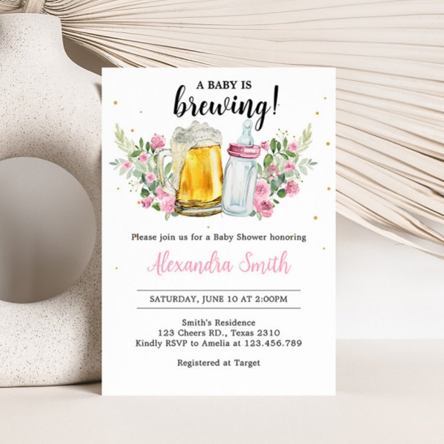 Girl Brewing Beer and Bottle Baby Shooter Einladung (A Baby is Brewing Beer and Bottle Baby Shower Invitation)