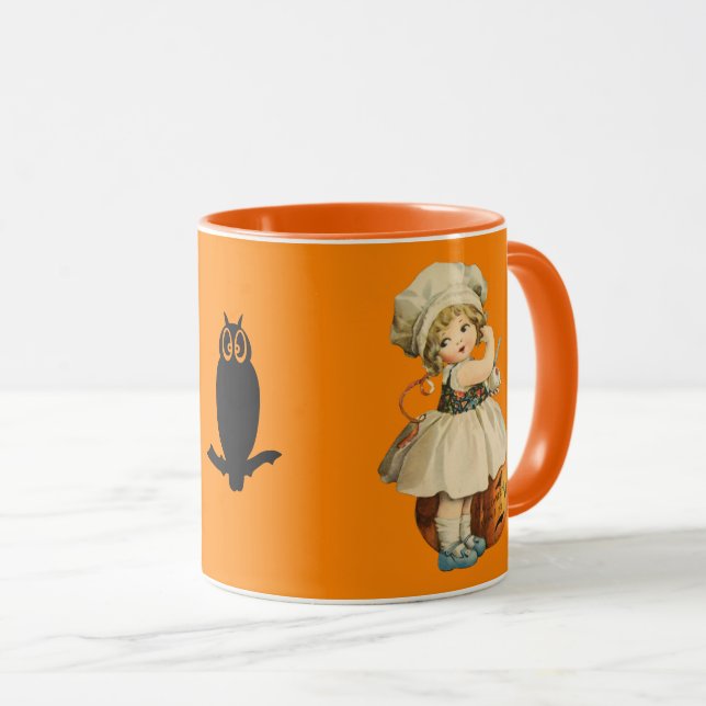 Girl Carving Apple Halloween Tasse (VorderseiteRechts)