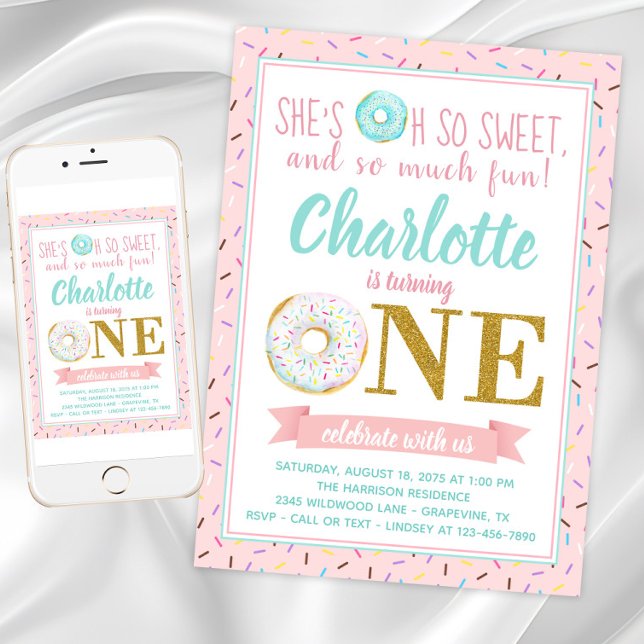 Girl Donut 1. Geburtstags-Party Einladung (Girl Donut 1st Birthday Party Invitation withe cute donuts on a pink sprinkle background.)