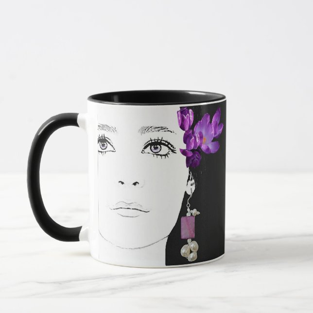 Girl Gesicht hübsche lila Crocus Blumenmode Art Tasse (Links)