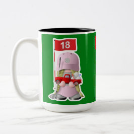 Girl Golfer Gnome mit Little Red Truck Zweifarbige Tasse