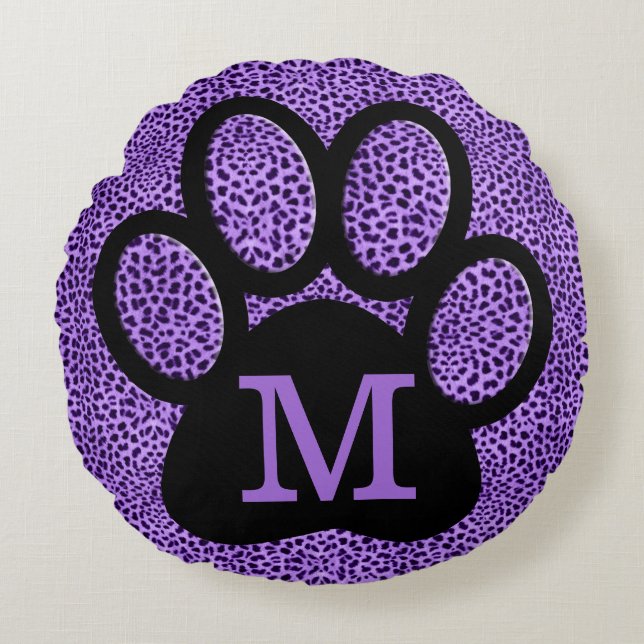 Girl Lila Paw Print mit Monogram in Cheetah Rundes Kissen (Vorderseite)