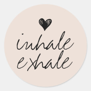 Girl-niedliches Herz-Mindest-Creme Runder Aufkleber