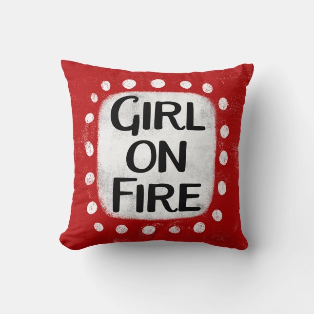 Girl on Fire Throw Kissen (Vorderseite)
