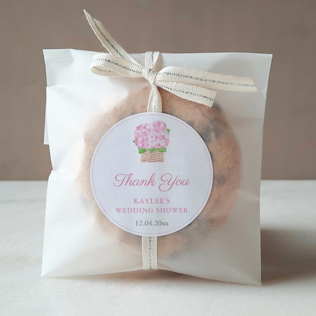 Girl Pink Floral Brautparty Vielen Dank Runder Aufkleber (Pink Hydrangea In Wicker Basket Thank You Favor Sticker Design)