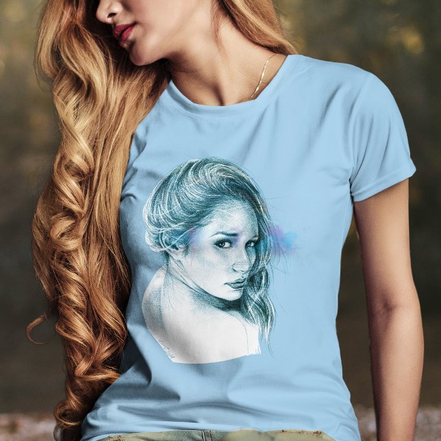 Girl Portrait Beautiful Blue Artistic Zeichnend T-Shirt (Von Creator hochgeladen)