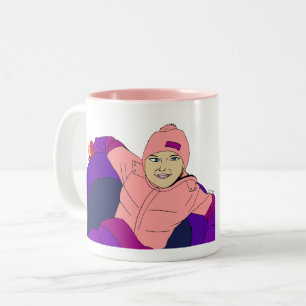 Girl Snow Tubing Zweifarbige Tasse