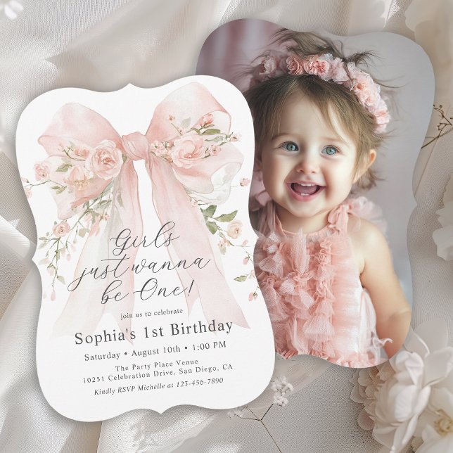 Girl's 1st Birthday Pink Floral Bow and Photo Einladung (Von Creator hochgeladen)