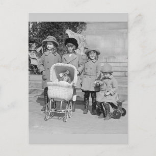 Girls Day Out, 1922 Postkarte