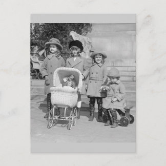 Girls Day Out, 1922 Postkarte