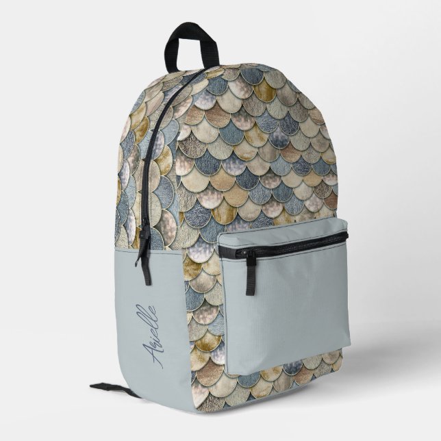 Girl's Dusty Blue und Gold Mermaid Scales Bedruckter Rucksack (Rückseitige Ecke links)