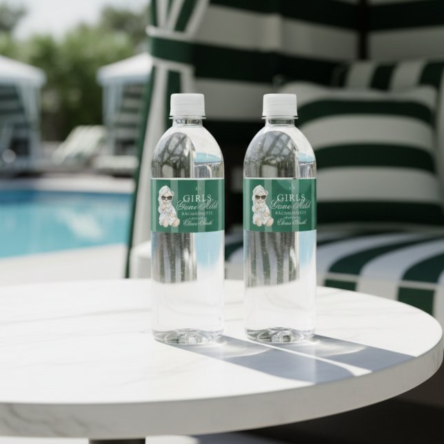 Girls Gone Mild Spa Bear Bachelorette Wasserflaschenetikett (Not every bachelorette party needs to be wild—and that’s exactly the vibe of Girls Gone Mild!)