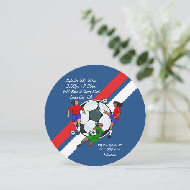 Girls Soccer Ball Geburtstagsparty Einladung (Stehend Vorderseite)