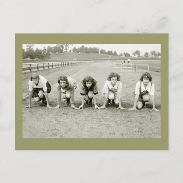 Girls Track, 1920er Postkarte (Vorderseite)