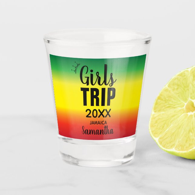 Girls Trip mit Crown Year & Name Green Yellow Red Schnapsglas (Vorderseite)