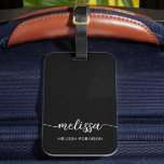 Girly Black Monogram Name Signature Script Gepäckanhänger<br><div class="desc">Girly Feminine Minimalistisch Simple Clean Black Monogram Name Signature Script Custom Personalisiert Luggage Bag Tag. Dieses Design mit Ihrem Vornamen in einem hübschen handgeschriebenen Stil Swash Schwanz Kalligraphie Schriftart Signatur (oder Typografie) und Vollname weiße Skript auf schwarzem Hintergrund. Diese sind einfach zu anpassen. Stilvolles Frauengeschenk für Hochzeiten, süße 16 Geburtstage,...</div>