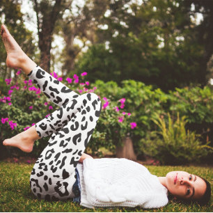 Girly Black und White Leopard Spot Leggings