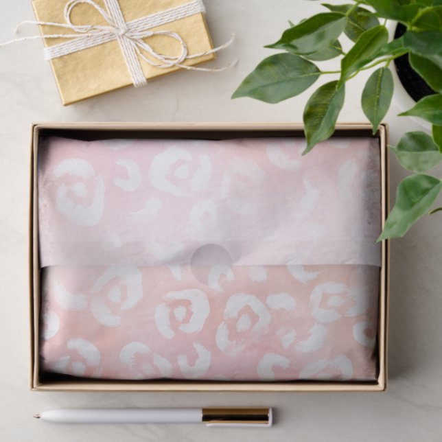 Girly Blush Pink Leopard Animal Birthday Seidenpapier (Geschenk)