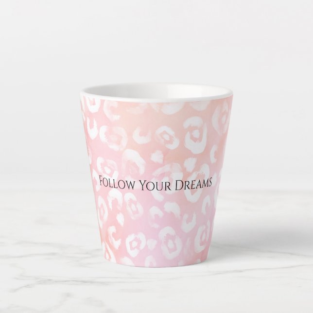 Girly Blush Pink White Leopard Animal  Milchtasse (Vorderseite)