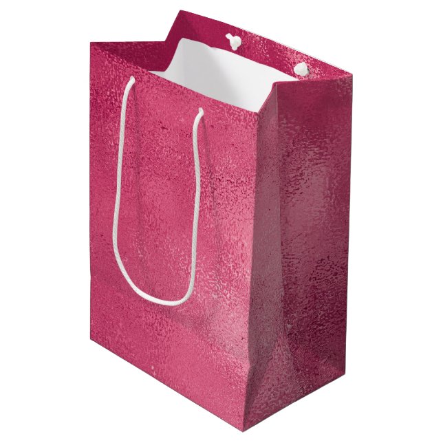 Girly Glam Chic Pink Brautparty Mittlere Geschenktüte (Vorderseite Schrägansicht)