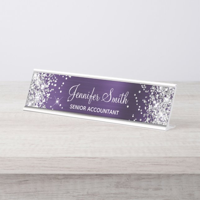 Girly Glittery Silver Imitate Dunkle Violet Foil Schreibtischnamensplakette (Vorderseite )