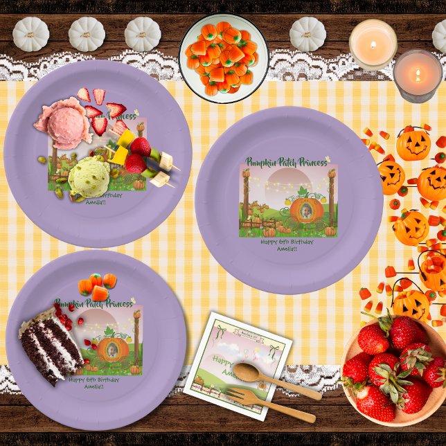 Girly Lila Pumpkin Patch Girl's Birthday Pappteller (Pretty purple personalized "Pumpkin Patch Princess" with your photo girl's birthday party plates)