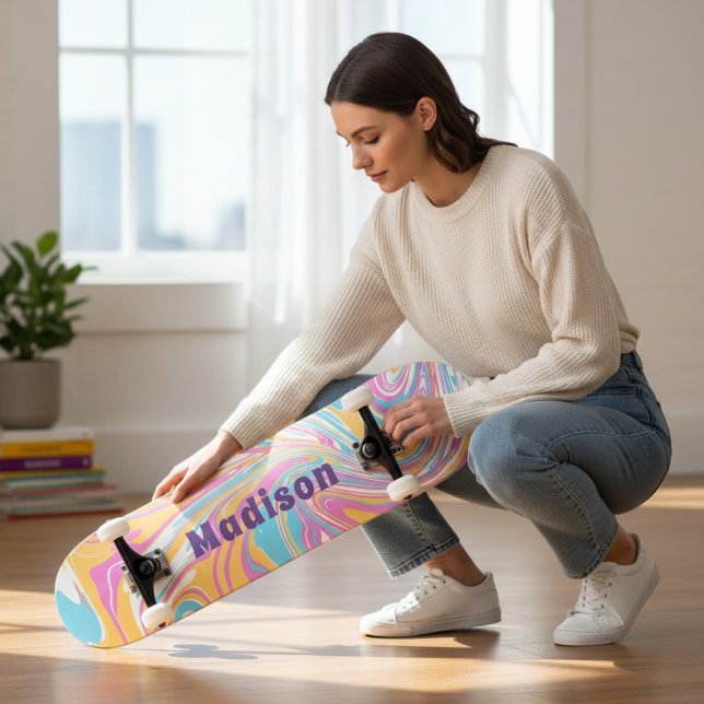 Girly Modern Marble Swirl Lila Individuelle Name Skateboard (Von Creator hochgeladen)