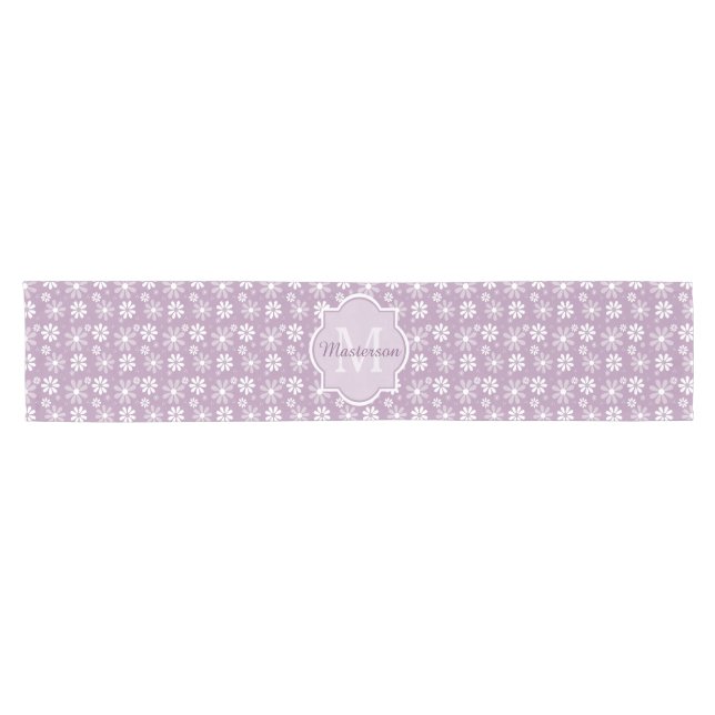 Girly Monogram Light Lila Daisy Blume und Name Kurzer Tischläufer (Horizontal)