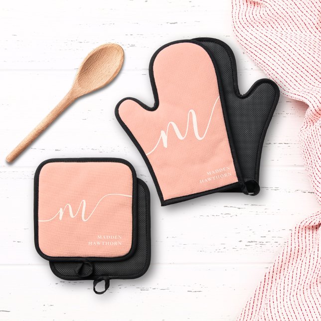 Girly Monogram Script Calligraphy Coral Blush Pink Ofenhandschuh & Topflappen-Set (Von Creator hochgeladen)