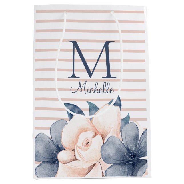 Girly Pink Blue Floral Monogram Name Strichen Mittlere Geschenktüte (Vorderseite)