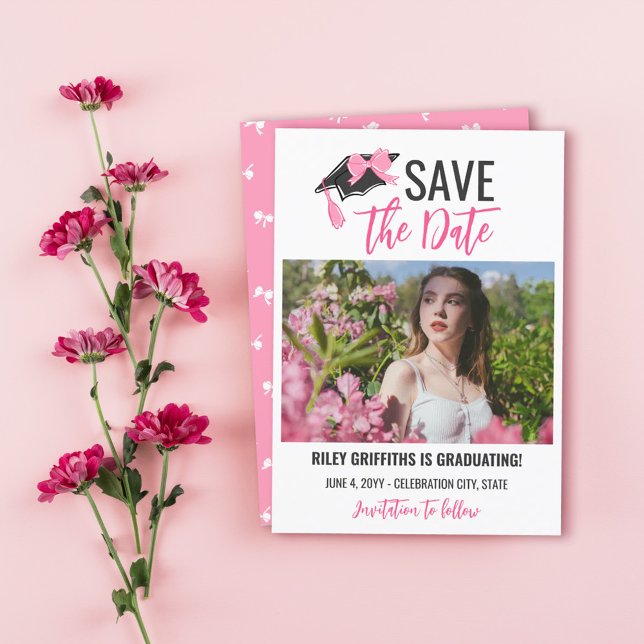 Girly Pink Bow & Cap Abschluss Save The Date (Von Creator hochgeladen)