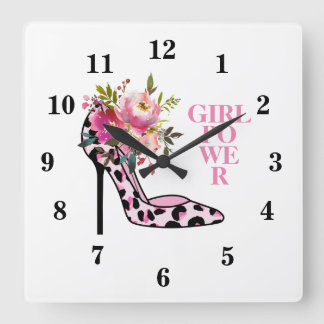Girly Pink Floral and High Heels Quadratische Wanduhr