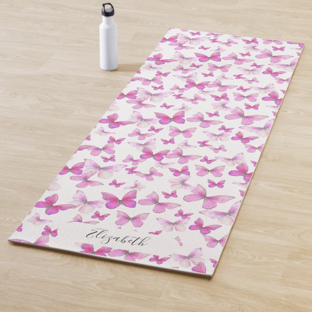 Girly Pink Pastel Butterflies Individuelle Name Yogamatte (Beispiel)