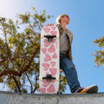 Girly Pink Red Modern Liebe Herz Individuelle Name Skateboard<br><div class="desc">Girly Pink Red Modern Liebe Hearts Individuelle Name Skateboard zeigt Ihren personalisierten Namen in der modernen Typografie auf einem Hintergrund von rosa und roten Liebe Herzen. Personalisieren Sie diese, indem Sie den Text in dem dafür vorgesehenen Textfeld bearbeiten. Geben Sie Ihrem Lieblingskateboarder zu Weihnachten, Geburtstag oder Ihrer BESTE FREUNDIN ein...</div>