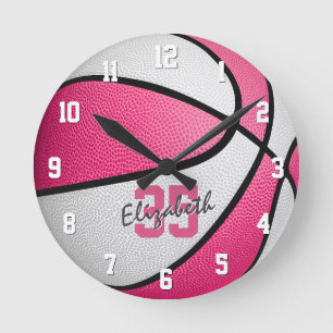 Girly Pink White Personalized Basketball Runde Wanduhr