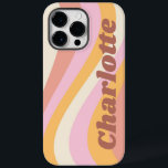 Girly Retro Vintag Wave Personalisierter Name Case-Mate iPhone 14 Pro Max Hülle<br><div class="desc">Girly Retro Vintag Wave Personalisiert Name iPhone Smartphone Cases bietet eine Retrowelle in Rosa, Orange und Weiß mit Ihrem personalisierten Namen in eleganten modernen Drehbuch-Akzent. Personalisieren Sie diese, indem Sie den Text in dem dafür vorgesehenen Textfeld bearbeiten. Perfekt zum Geburtstag, Weihnachten, Muttertag, Babyduschen, Brautpartys, Mama, Schwester, Cousins, beste Freunde und...</div>