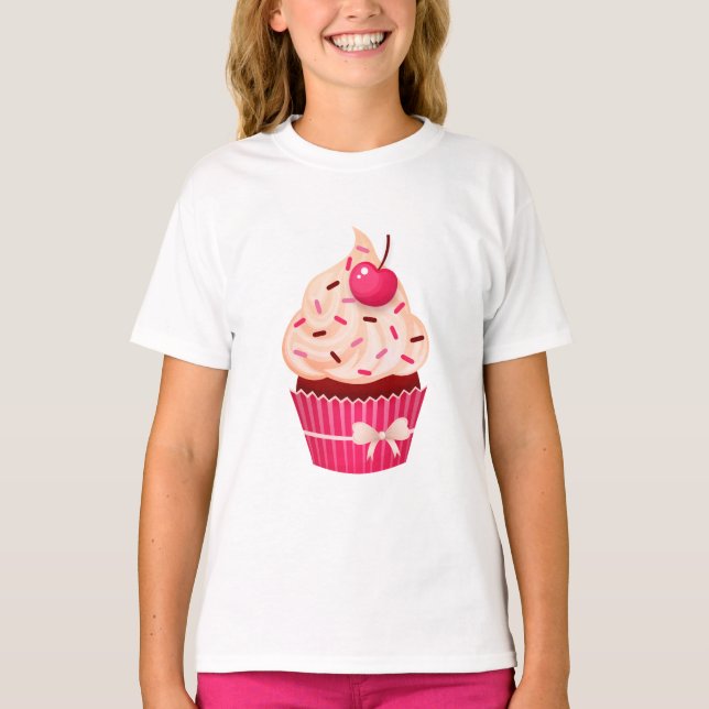 Girly rosa kleiner Kuchen mit besprüht und Kirsche T-Shirt (Vorderseite)
