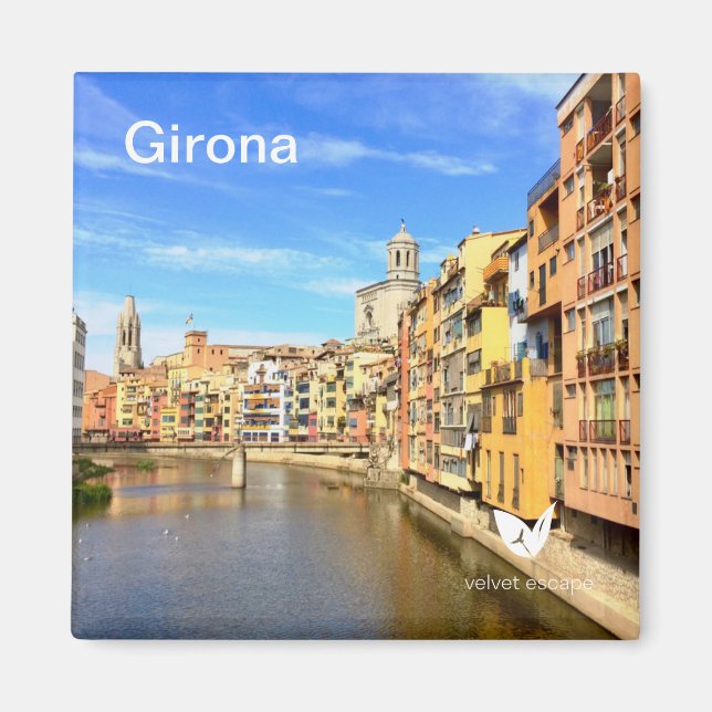 Girona Kühlschrankmagnet von Velvet Escape Magnet (Vorne)