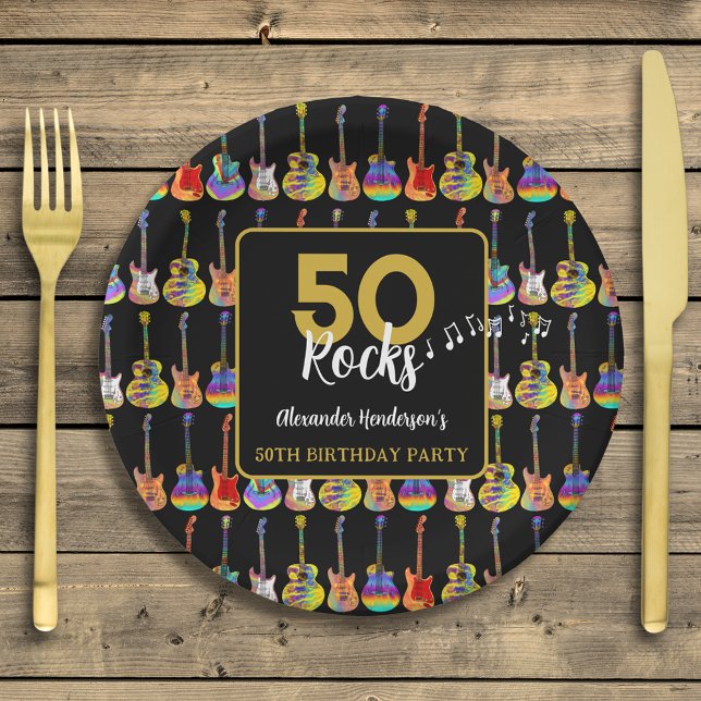 Gitarre 50. Geburtstagsparty Custom Pappteller (Guitar 50th birthday party custom 50 rocks paper plates with modern gold and black typography )