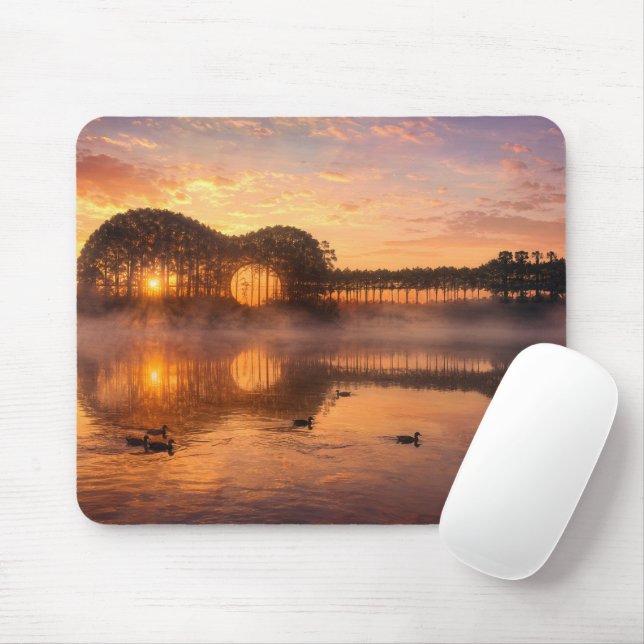 Gitarrenbaum-Silhouette mit Enten auf Seewasser Mousepad (Mit Mouse)