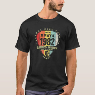Gitarrenpick Legenden wurden im Mai 1982 geboren T-Shirt