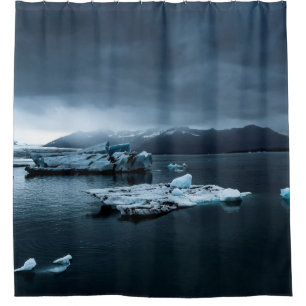 GLACIER IN DER NÄHE DES WASSERKÖRPERS DUSCHVORHANG