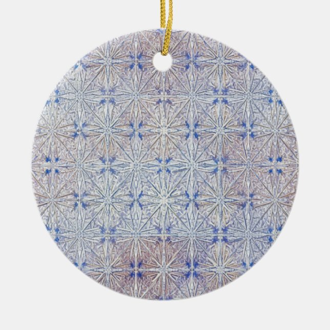 Glacier Lace — Delicate Snowflake Pattern Keramik Ornament (Vorne)