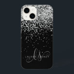 Glam Black Silver Glitzer Monogram Name iPhone 14 Hülle<br><div class="desc">Glam Black Silver Glitzer Elegant Monogram iPhone Case. Dieses schicke Gehäuse mit elegantem silberfarbenem Glitzer auf schwarzem Hintergrund ist einfach zu personalisieren. Das Design enthält Ihr handgeschriebenes Skriptmonogramm mit hübschen Wirbel und Namen.</div>