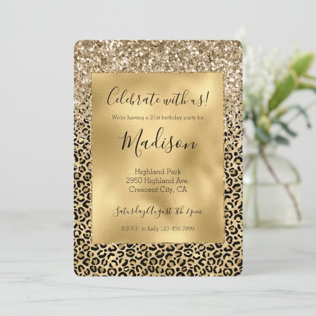 Glam Gold Leopard Print Glitzer funkeln Einladung (Stehend Vorderseite)